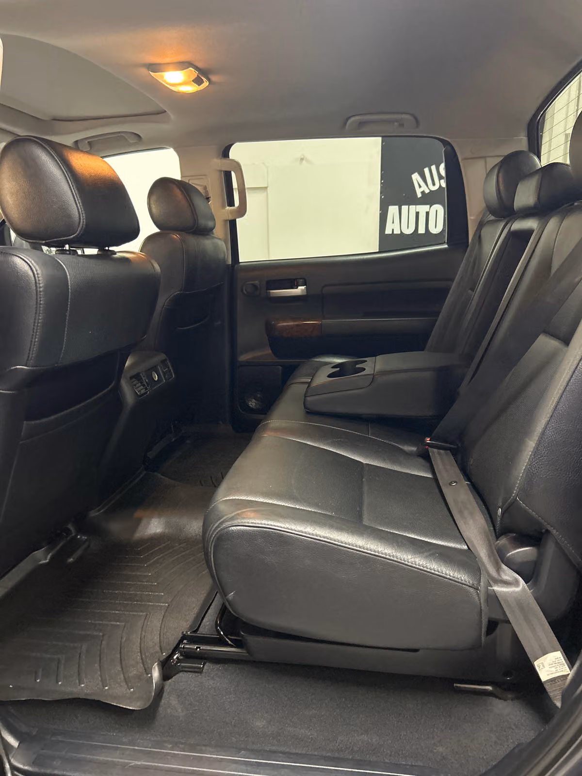 2010 Toyota Tundra Limited CrewMax Image 9