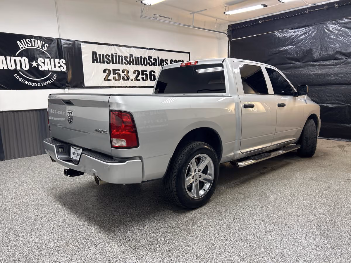 2013 Ram 1500 Express Crew Cab Image 6