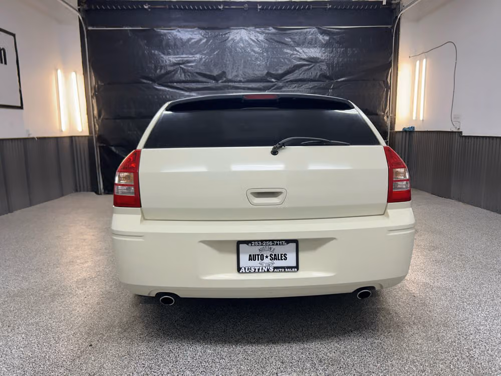 2005 Dodge Magnum RT Image 5