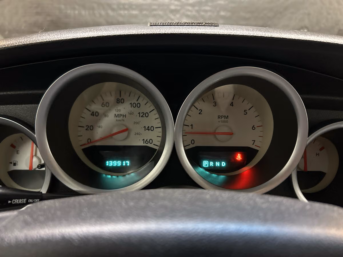 2005 Dodge Magnum RT Image 16