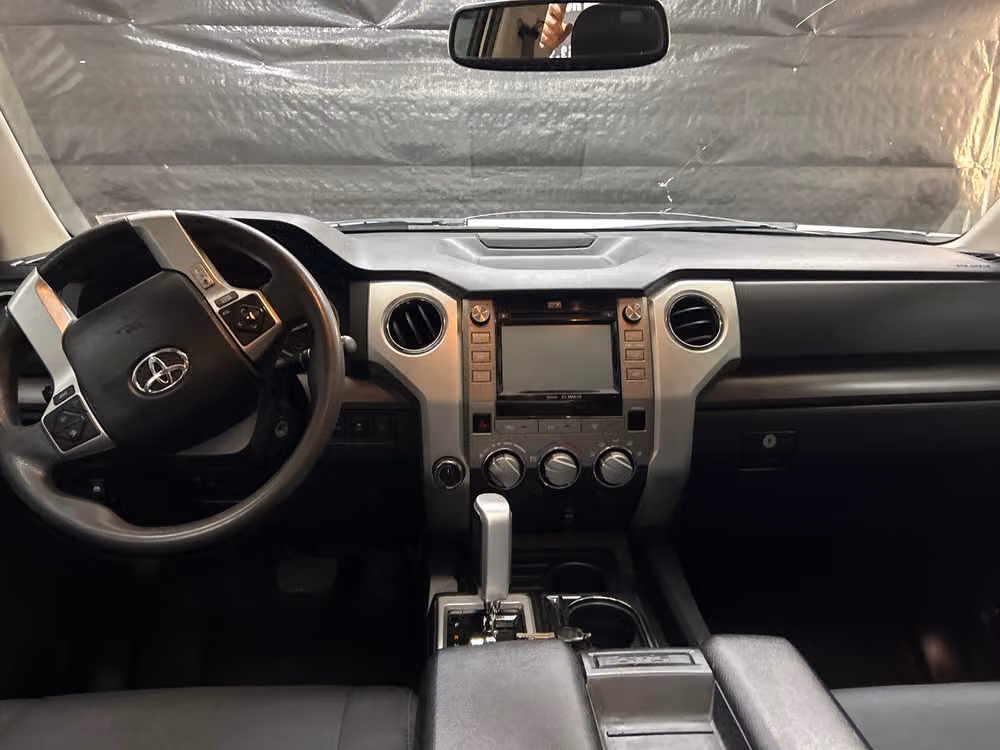 2014 Toyota Tundra SR5 CrewMax Image 11