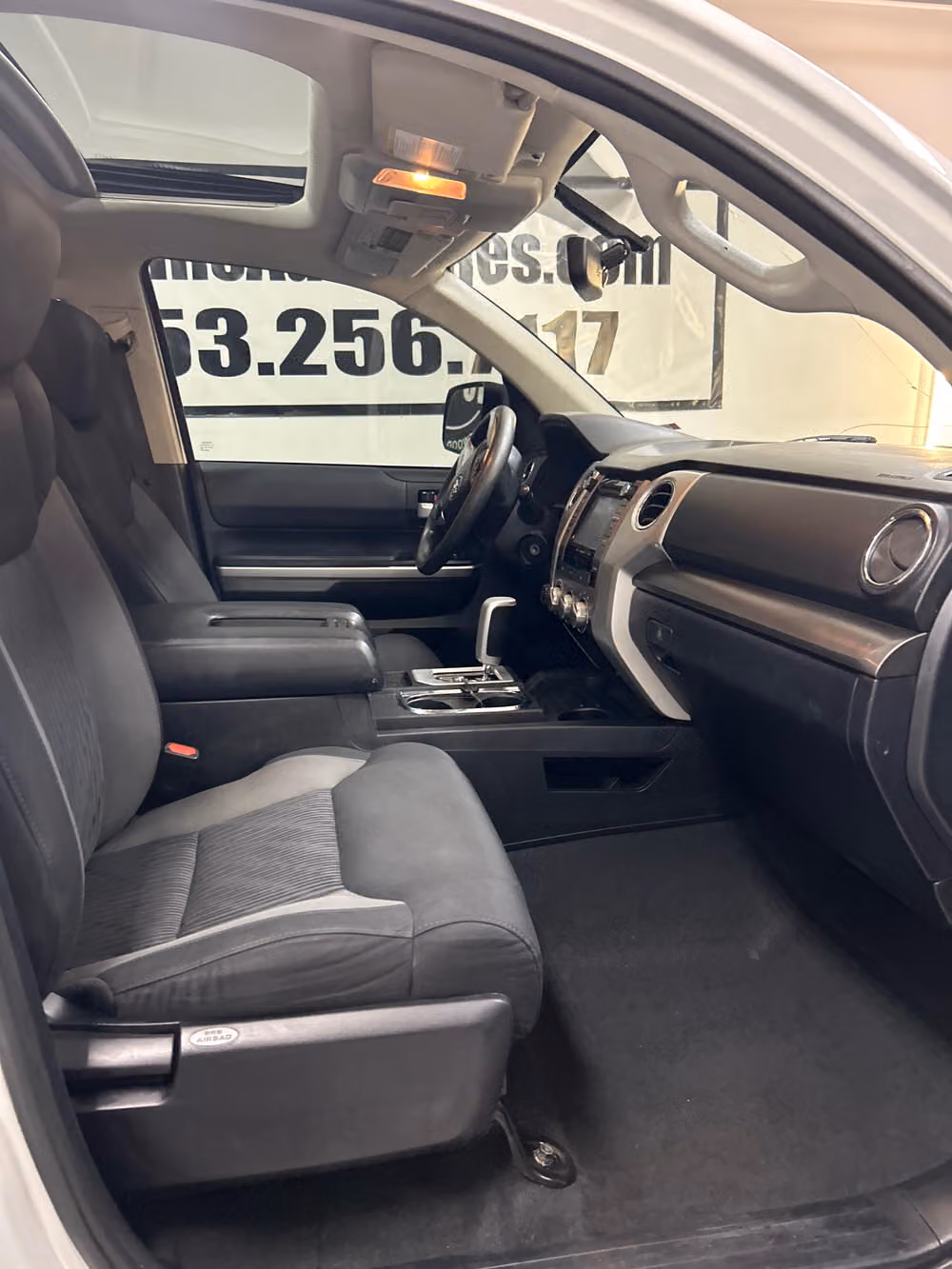 2014 Toyota Tundra SR5 CrewMax Image 14
