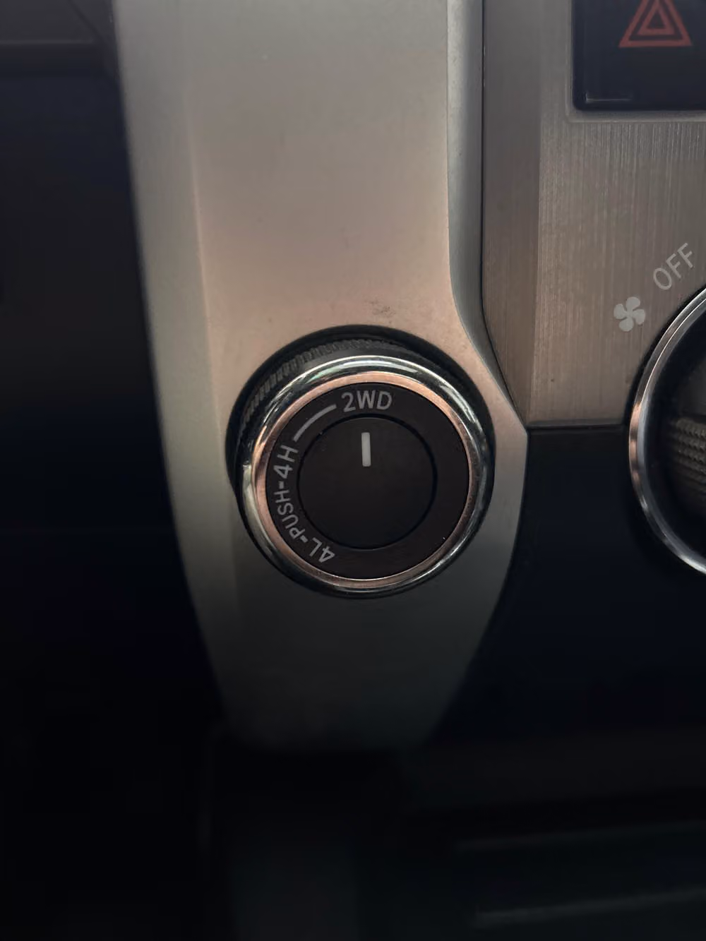 2014 Toyota Tundra SR5 CrewMax Image 16
