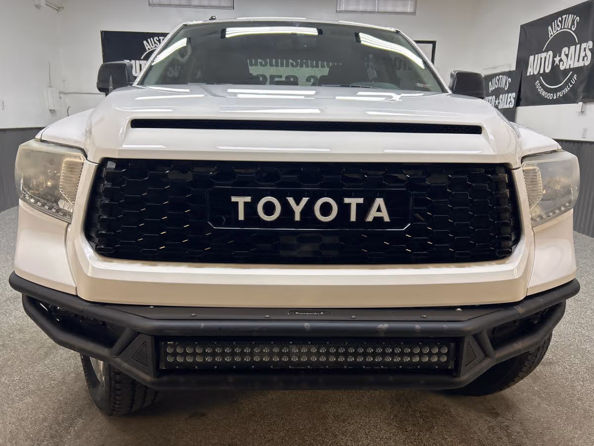 2014 Toyota Tundra SR5 CrewMax Image 2