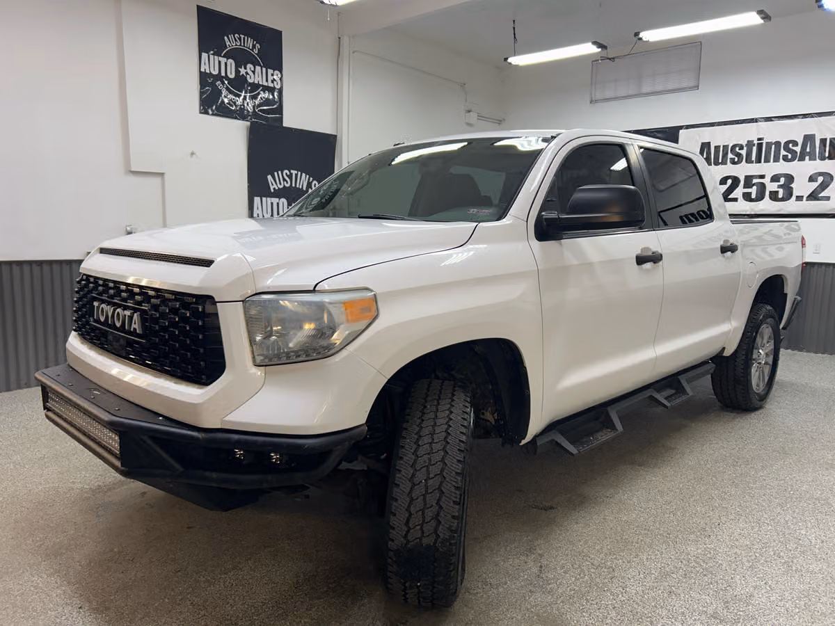 2014 Toyota Tundra SR5 CrewMax Image 3