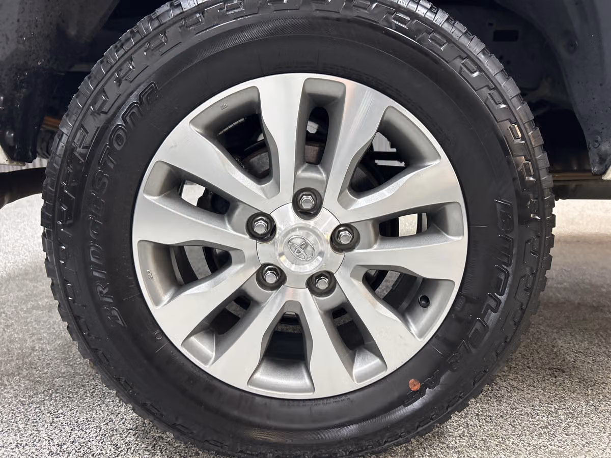 2014 Toyota Tundra SR5 CrewMax Image 7