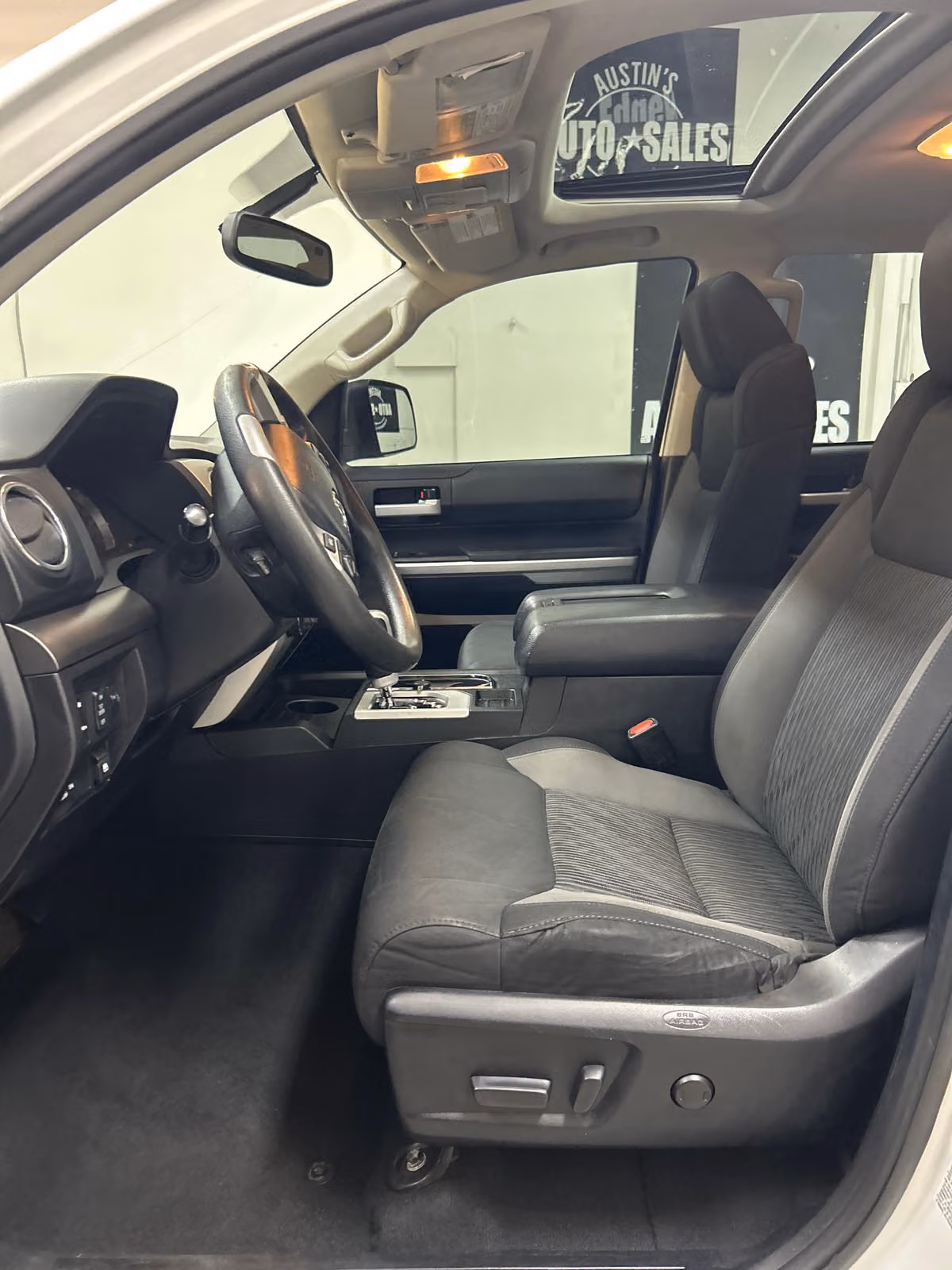 2014 Toyota Tundra SR5 CrewMax Image 8