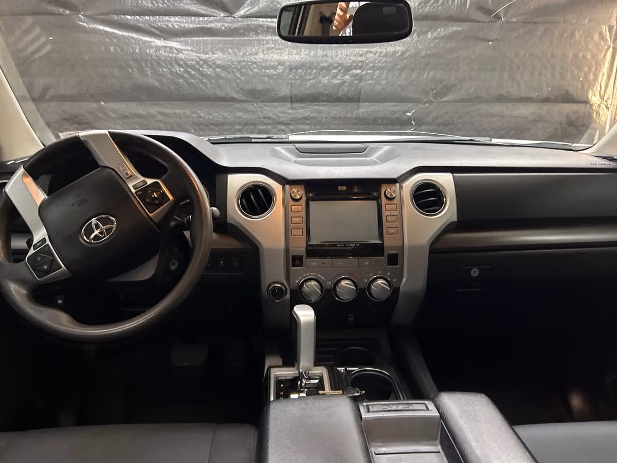 2014 Toyota Tundra SR5 CrewMax Image 11