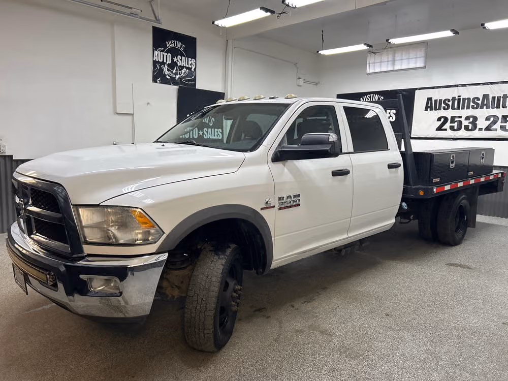 2013 Ram 3500 Tradesman Chassis Crew Cab Image 3
