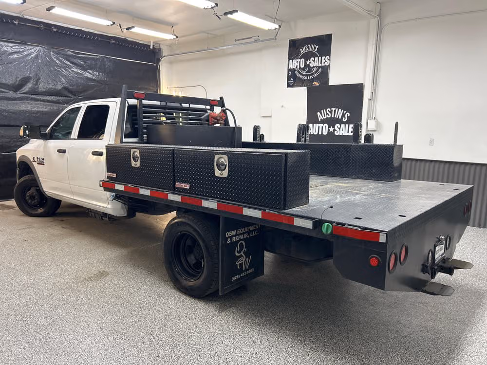 2013 Ram 3500 Tradesman Chassis Crew Cab Image 4