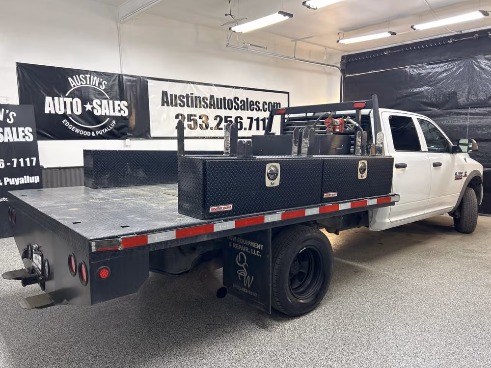 2013 Ram 3500 Tradesman Chassis Crew Cab Image 6