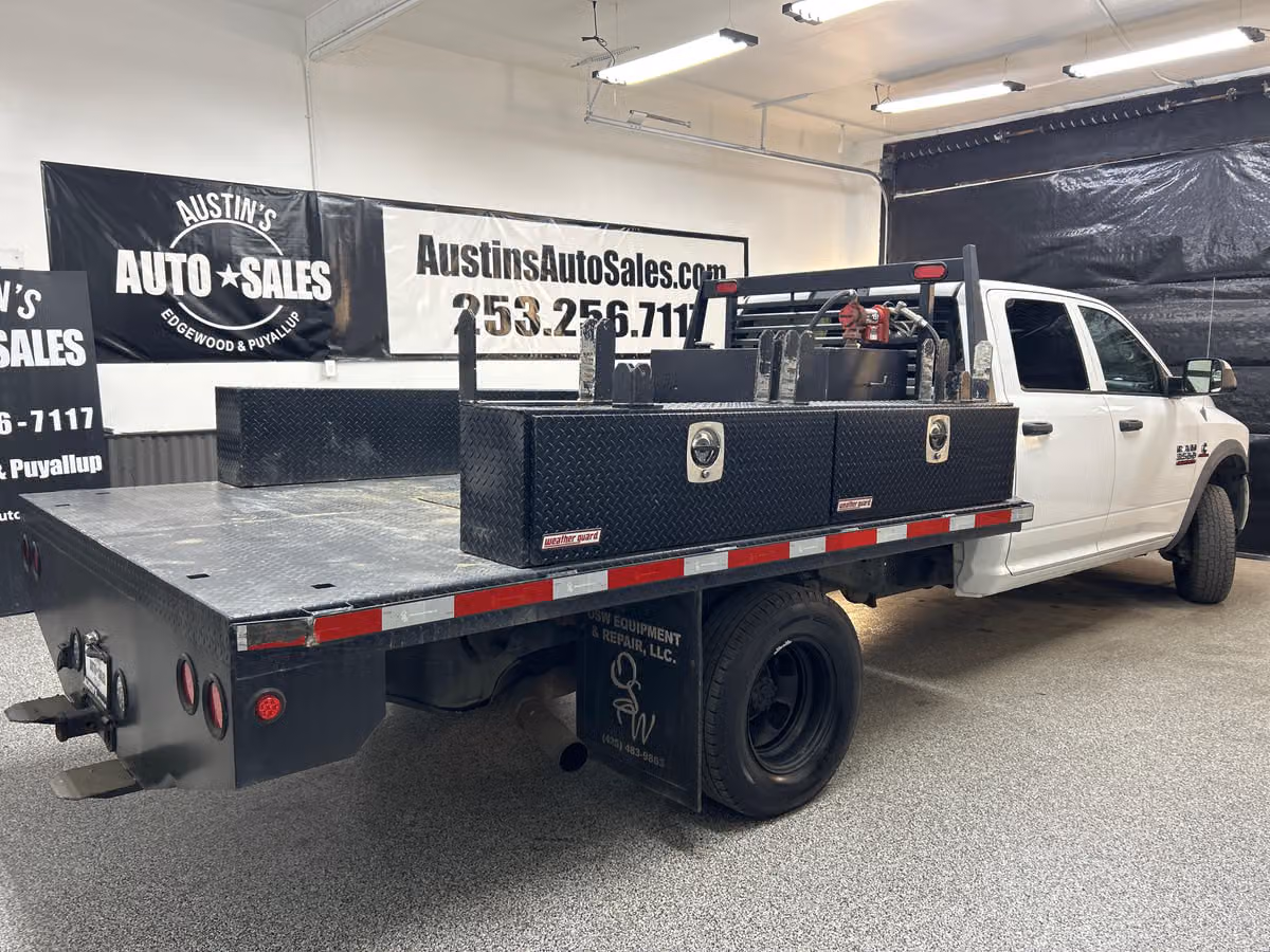 2013 Ram 3500 Tradesman Chassis Crew Cab Image 6
