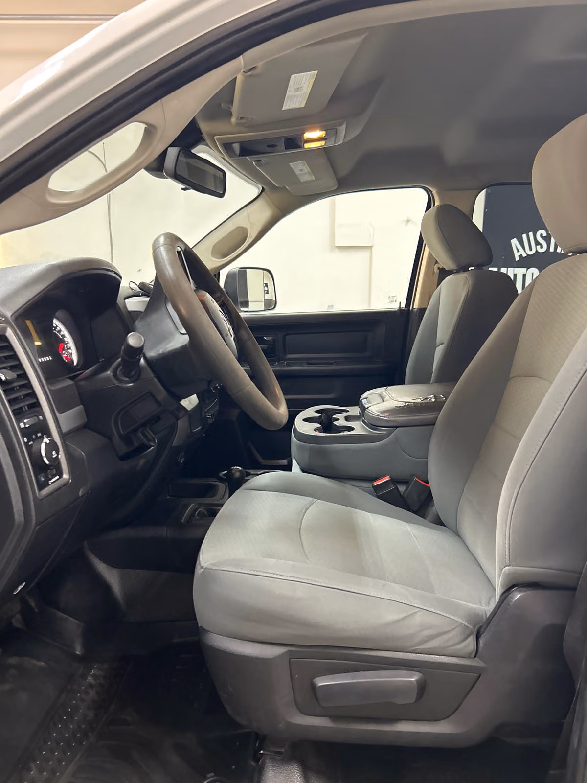 2013 Ram 3500 Tradesman Chassis Crew Cab Image 8