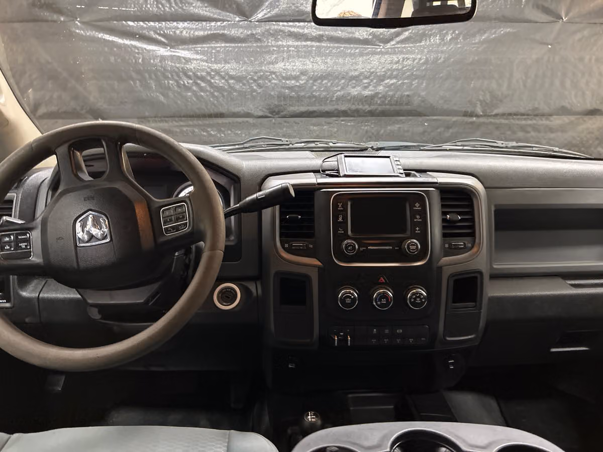 2013 Ram 3500 Tradesman Chassis Crew Cab Image 10