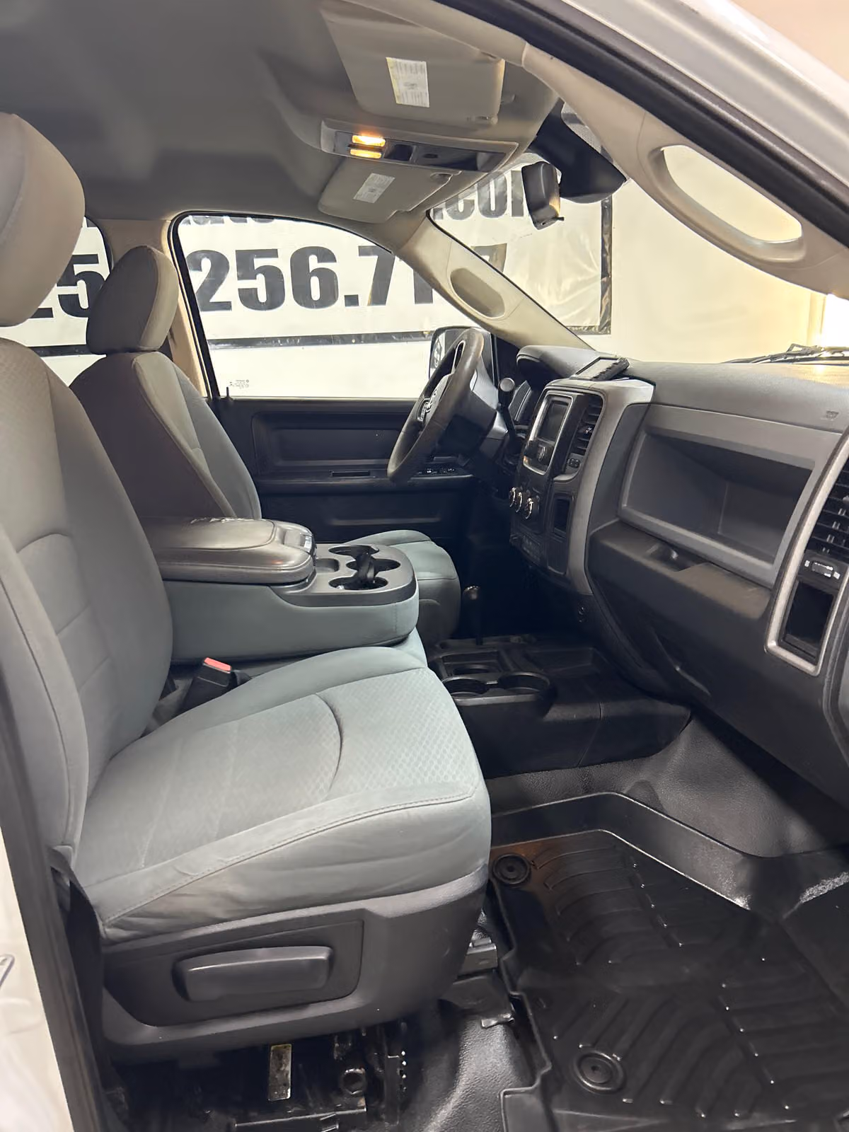 2013 Ram 3500 Tradesman Chassis Crew Cab Image 12