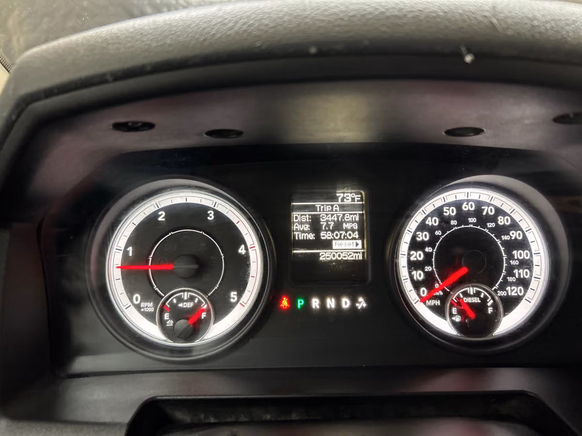 2013 Ram 3500 Tradesman Chassis Crew Cab Image 16