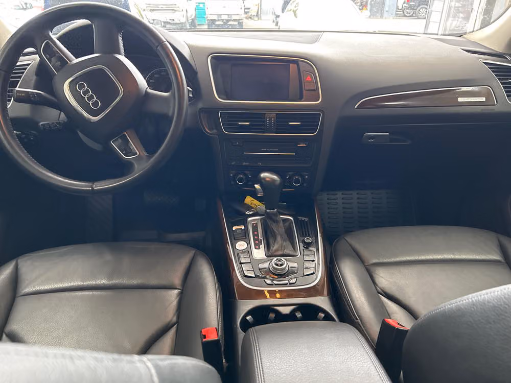 2012 Audi Q5 2.0T quattro Premium Plus Image 11