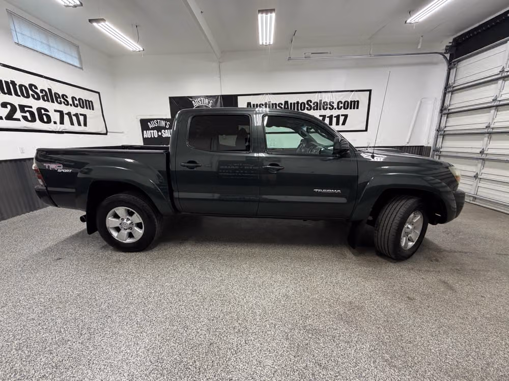 2010 Toyota Tacoma V6 Double Cab Image 2