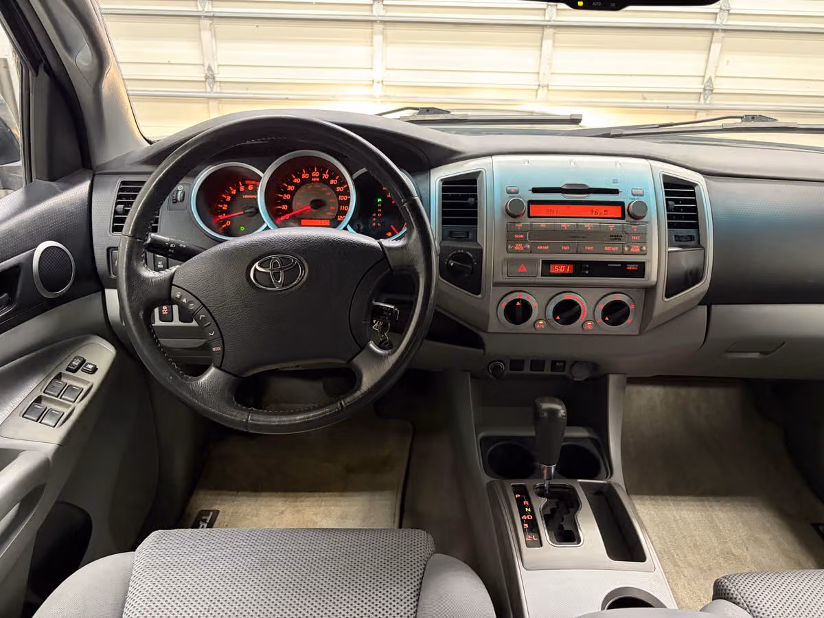 2010 Toyota Tacoma V6 Double Cab Image 10