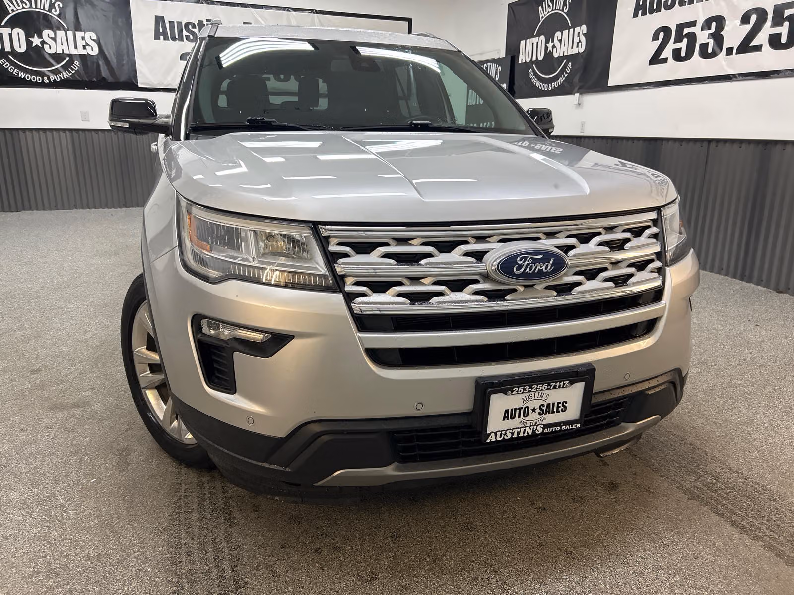 2018 Ford Explorer XLT Upper Image 2