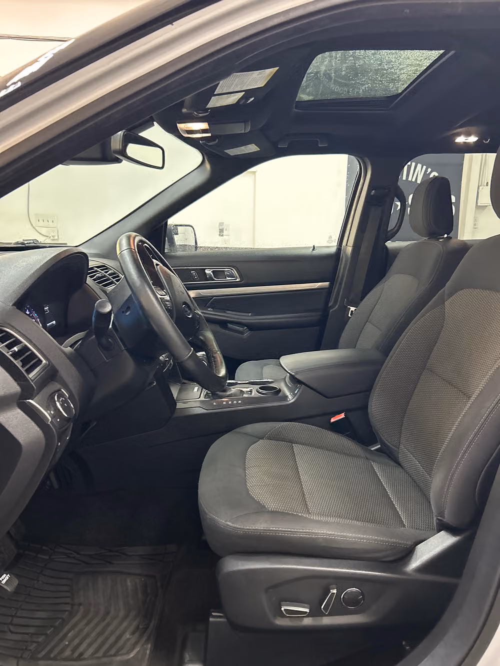2018 Ford Explorer XLT Image 8