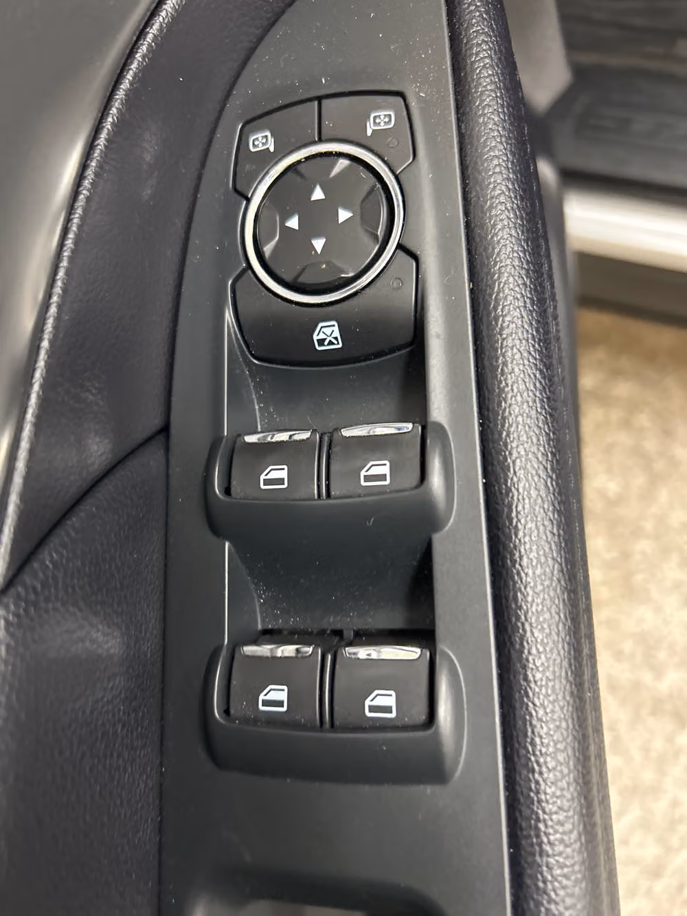 2018 Ford Explorer XLT Image 9