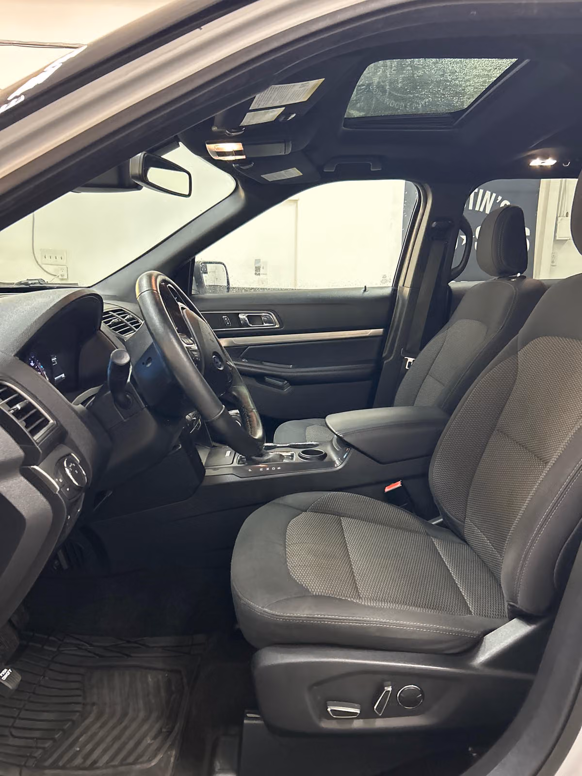 2018 Ford Explorer XLT Image 8
