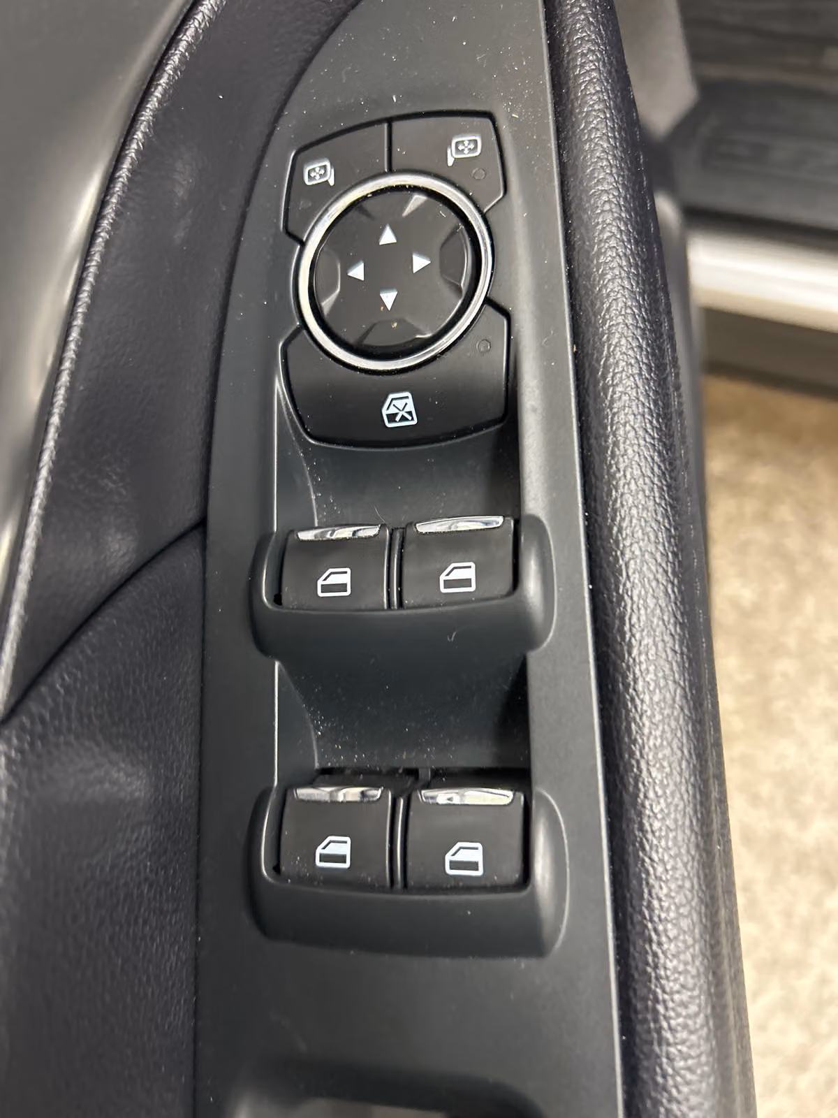 2018 Ford Explorer XLT Image 9