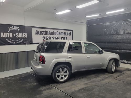 2008 Chevrolet Trailblazer SS Lower Image 2