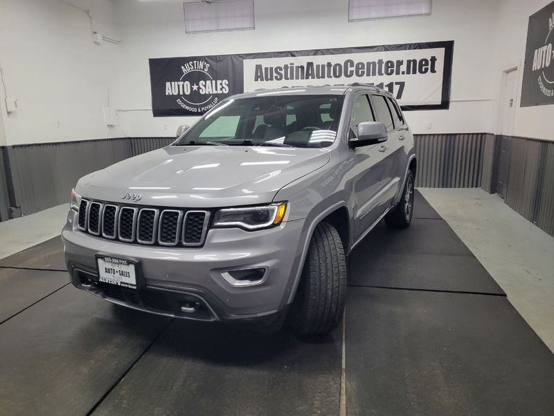 2018 Jeep Grand Cherokee Sterling Edition Upper Image 2