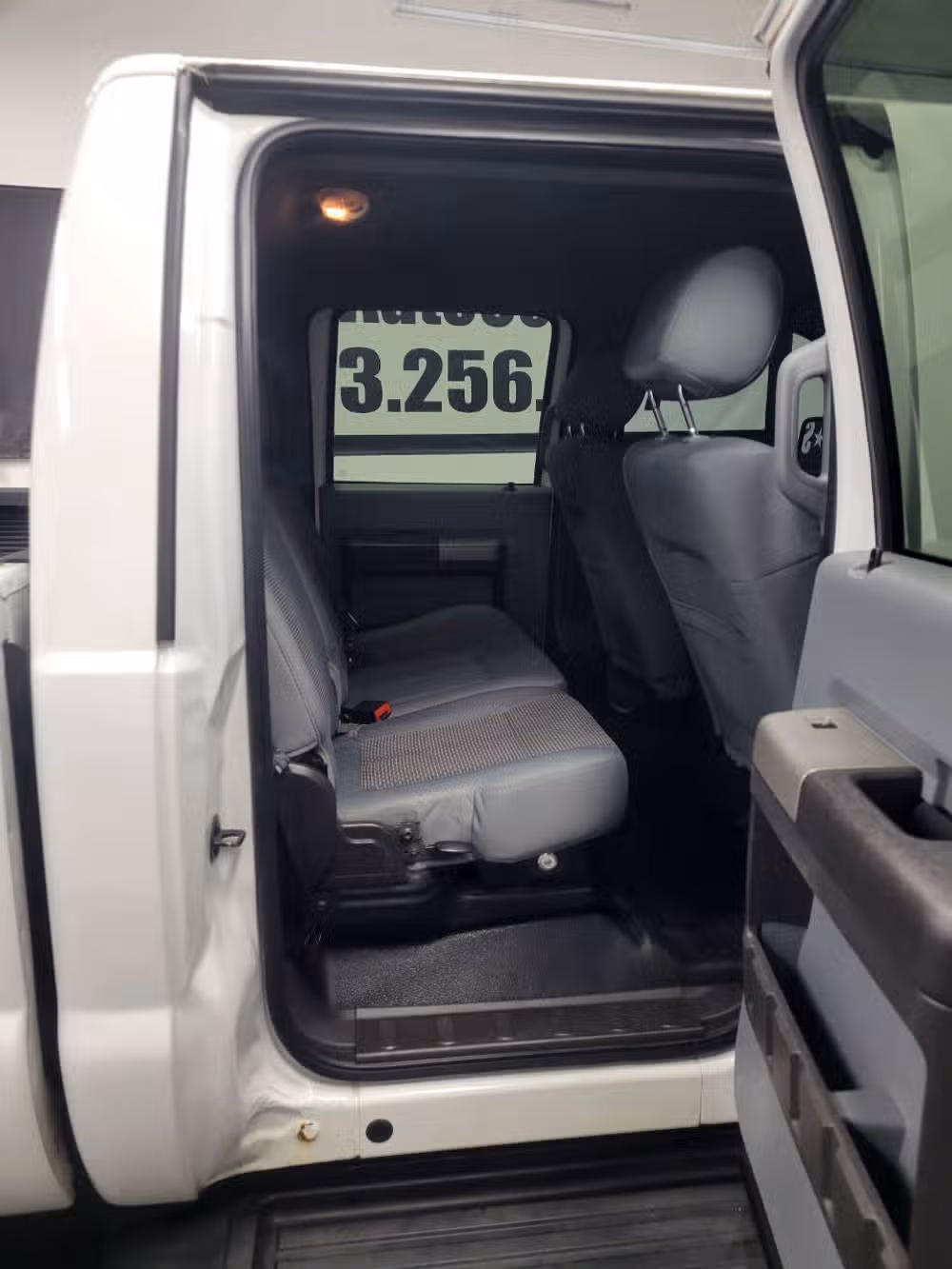 2012 Ford F-350 Super Duty XLT 4x4 4dr Crew Cab 8 ft. LB SRW Pickup Crew Cab Image 9