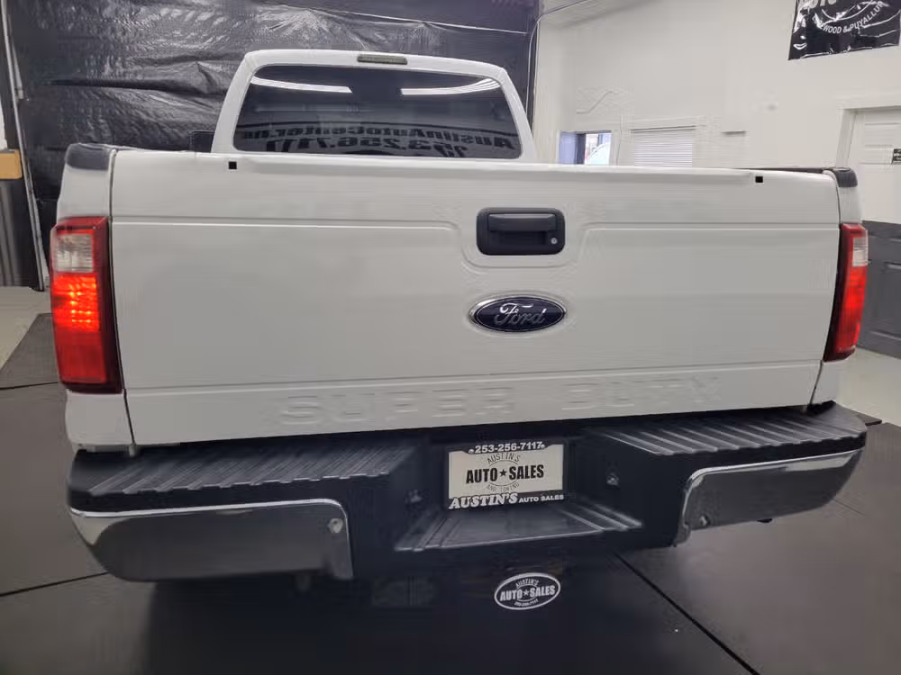 2012 Ford F-350 Super Duty XLT 4x4 4dr Crew Cab 8 ft. LB SRW Pickup Crew Cab Image 3