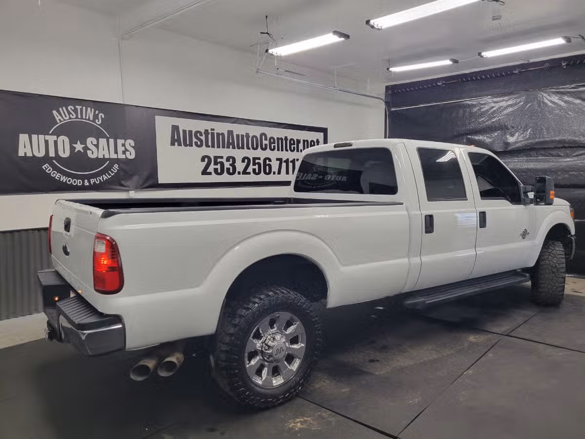 2012 Ford F-350 Super Duty XLT 4x4 4dr Crew Cab 8 ft. LB SRW Pickup Crew Cab Image 4