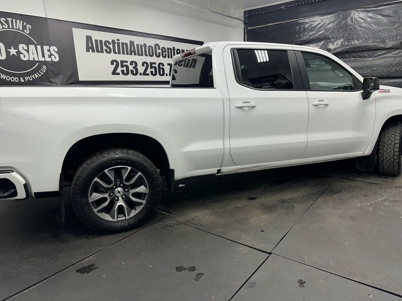 2021 Chevrolet Silverado 1500 RST 4x4 4dr Crew Cab 6.6 ft. SB Crew Cab Upper Image 2