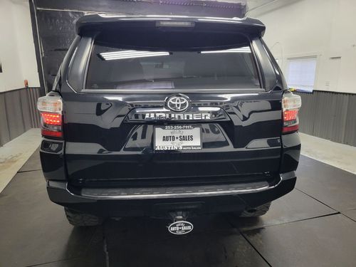 2018 Toyota 4Runner SR5 Lower Image 1