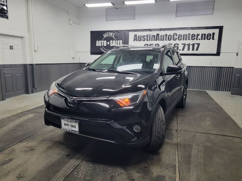 2016 Toyota RAV4 XLE Upper Image 2