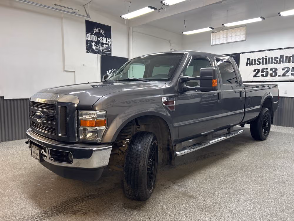 2008 Ford F-350 Super Duty Lariat Crew Cab Image 3