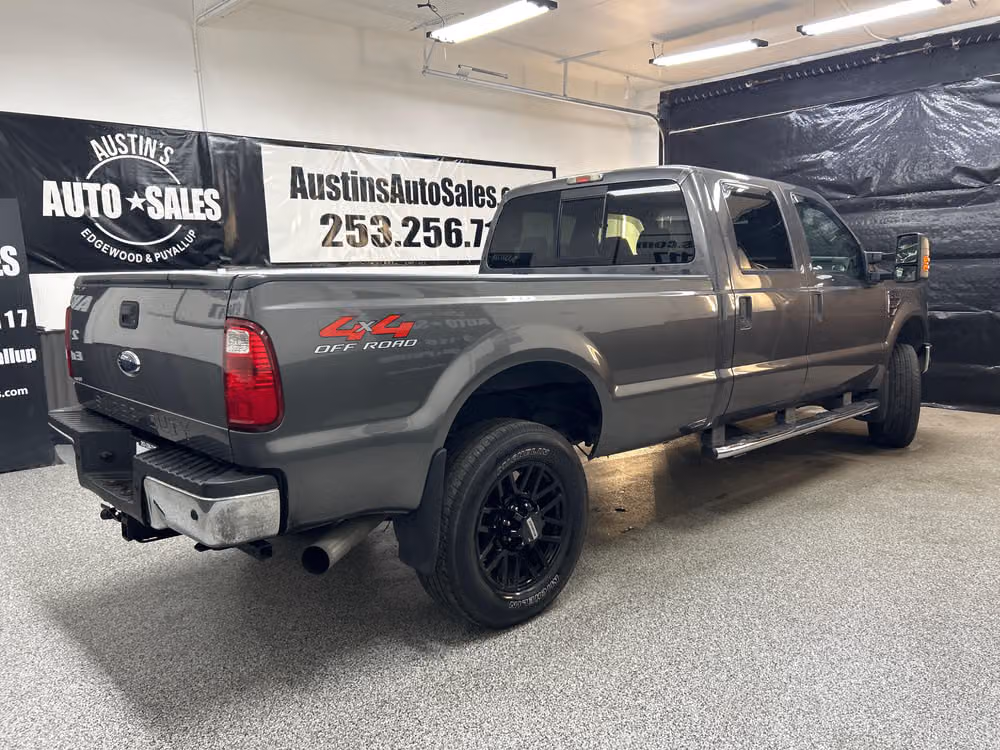 2008 Ford F-350 Super Duty Lariat Crew Cab Image 6
