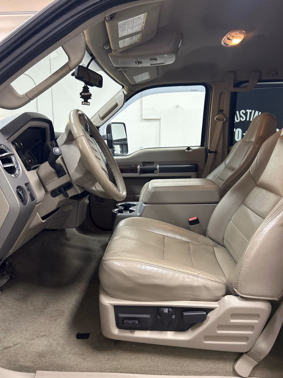 2008 Ford F-350 Super Duty Lariat Crew Cab Image 8