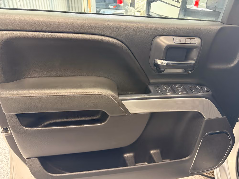 2016 Chevrolet Silverado 3500HD LTZ Crew Cab Image 16