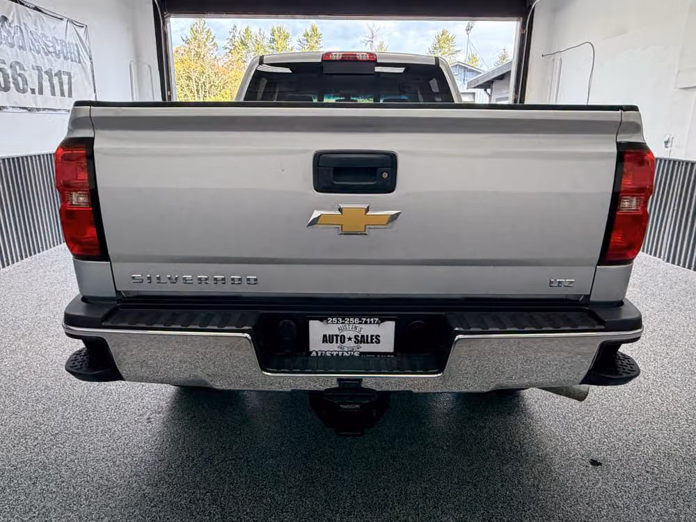 2016 Chevrolet Silverado 3500HD LTZ Crew Cab Image 4