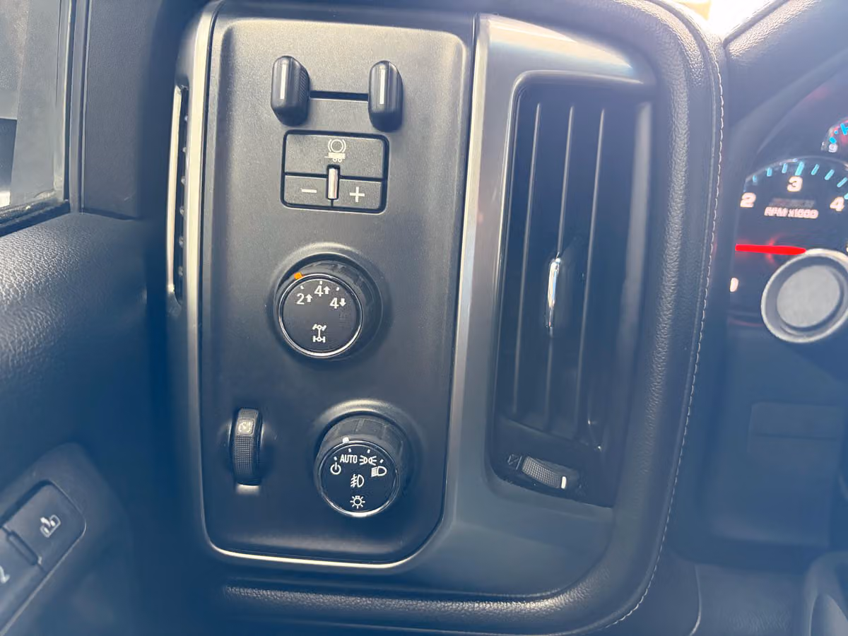 2016 Chevrolet Silverado 3500HD LTZ Crew Cab Image 15