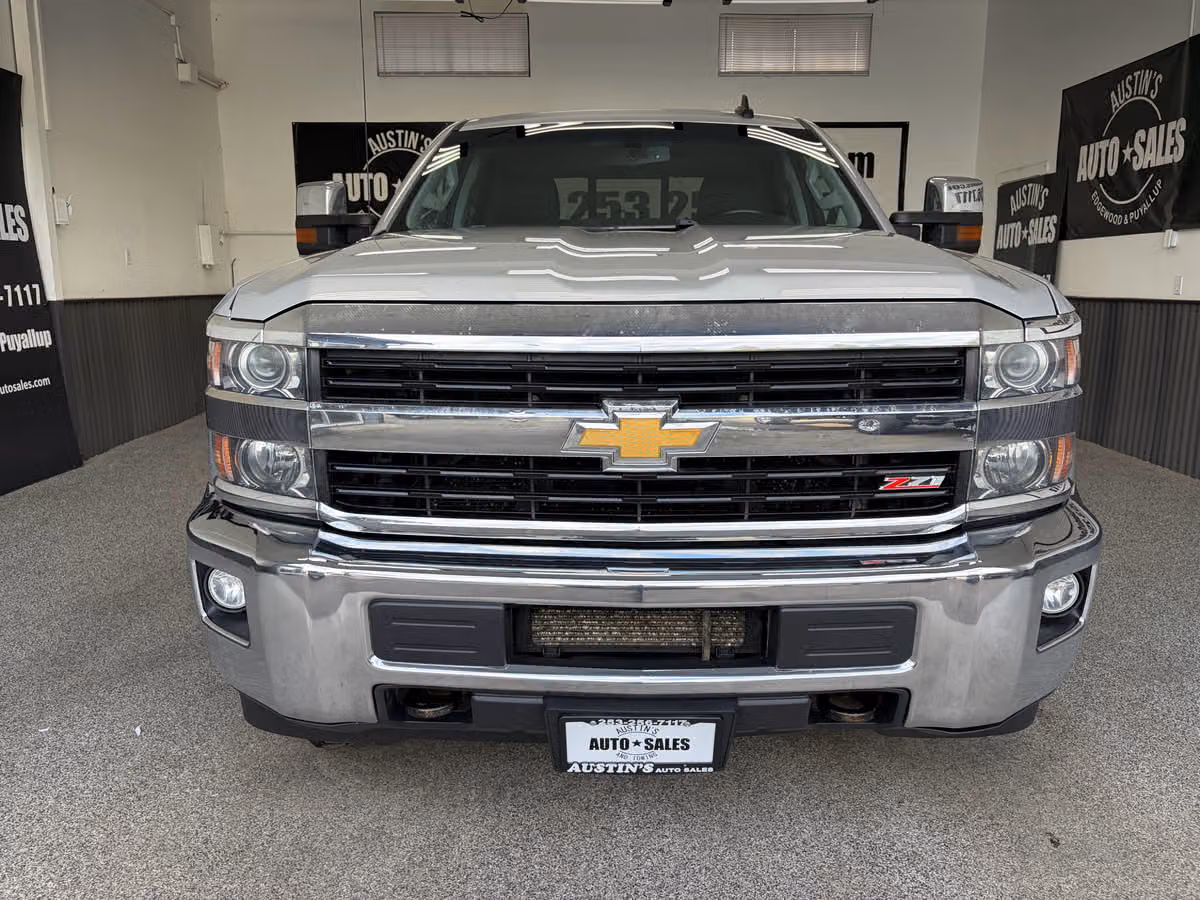 2016 Chevrolet Silverado 3500HD LTZ Crew Cab Image 5