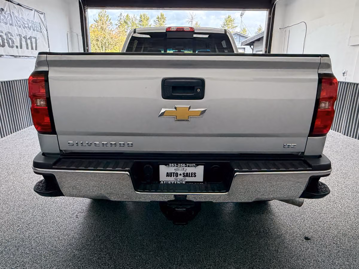 2016 Chevrolet Silverado 3500HD LTZ Crew Cab Image 4