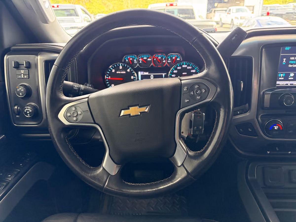 2016 Chevrolet Silverado 3500HD LTZ Crew Cab Image 11