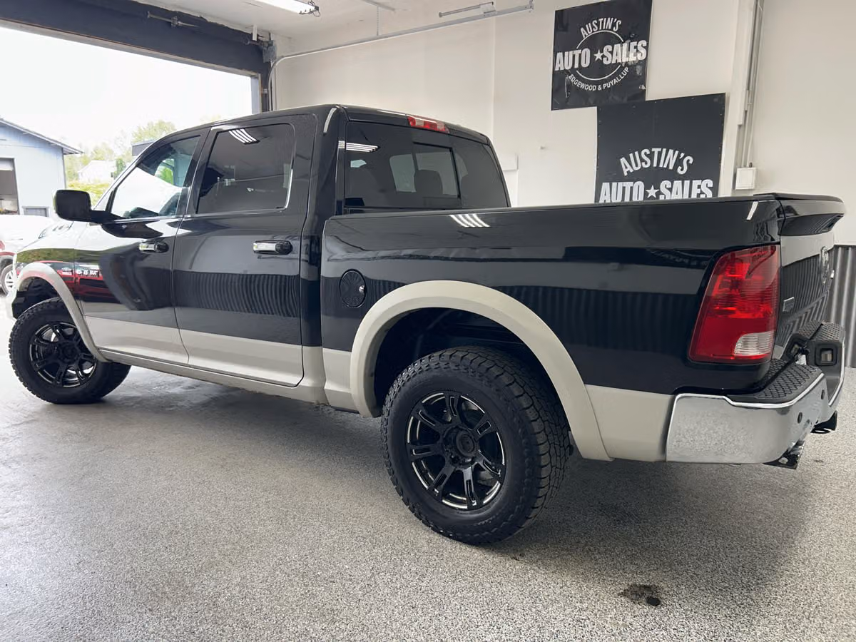 2010 Dodge Ram 1500 Laramie Crew Cab Image 4