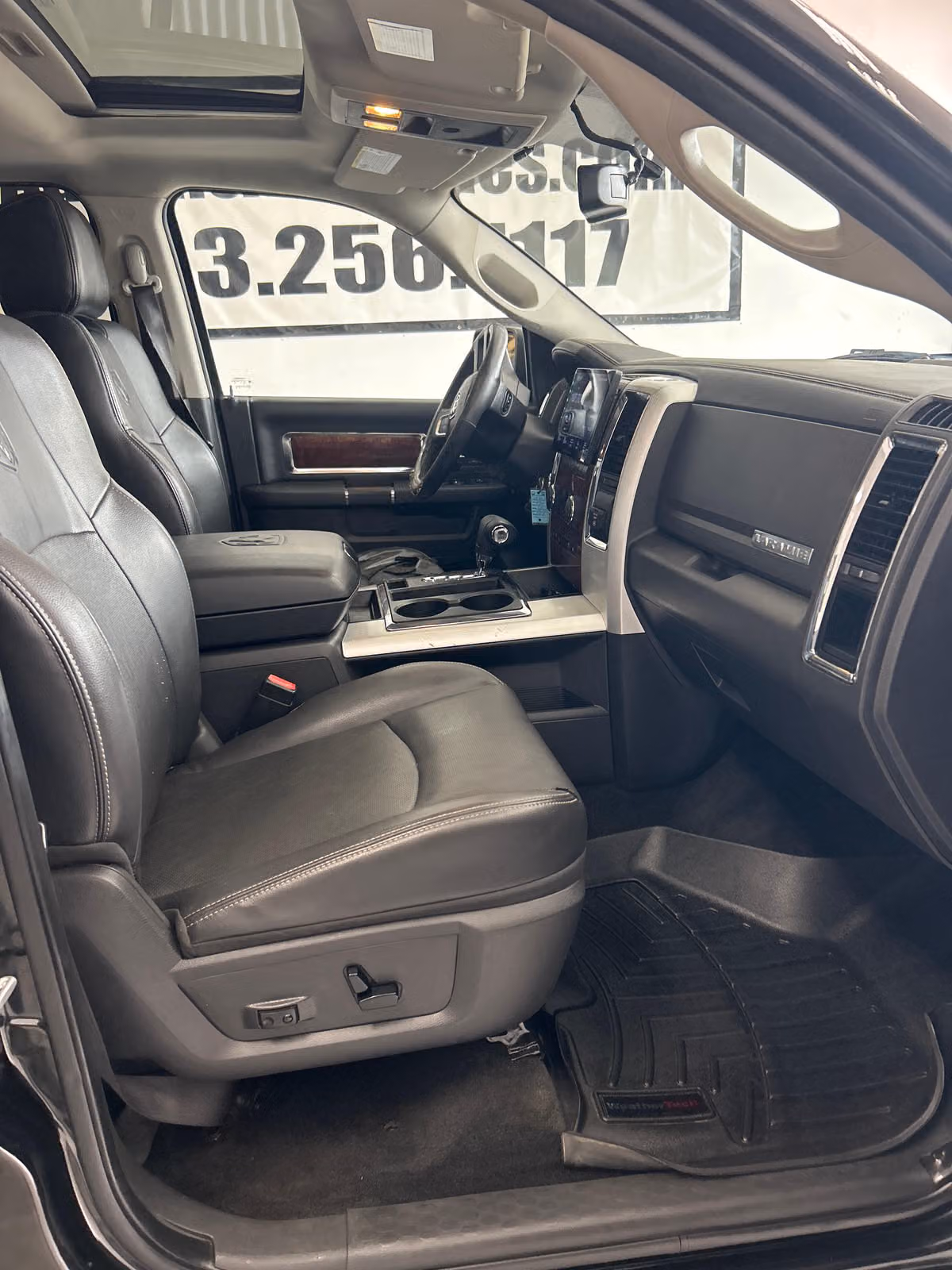 2010 Dodge Ram 1500 Laramie Crew Cab Image 12