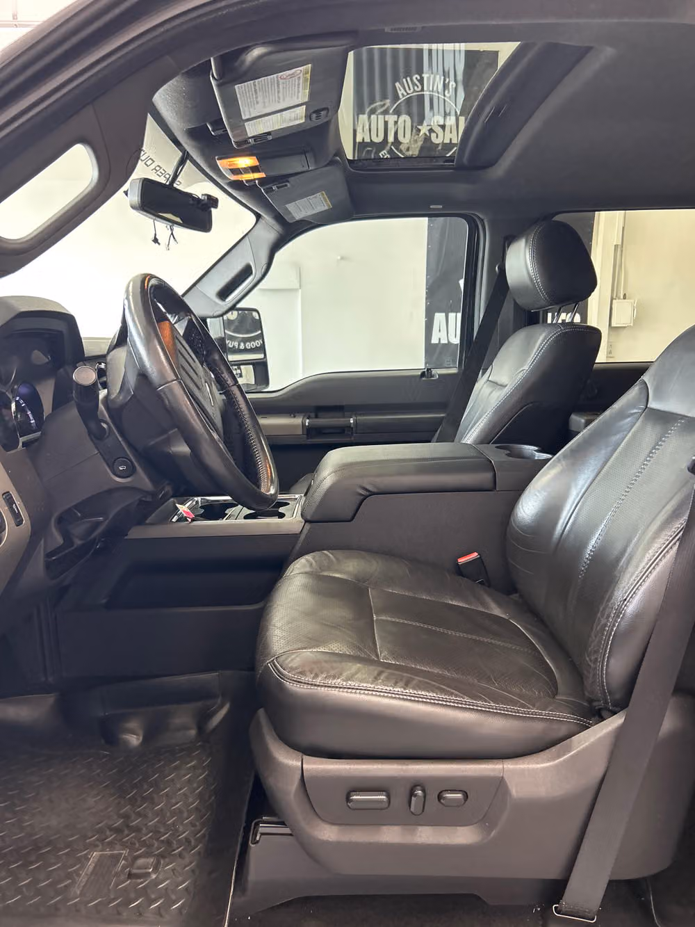2012 Ford F-250 Super Duty Lariat Crew Cab Image 8