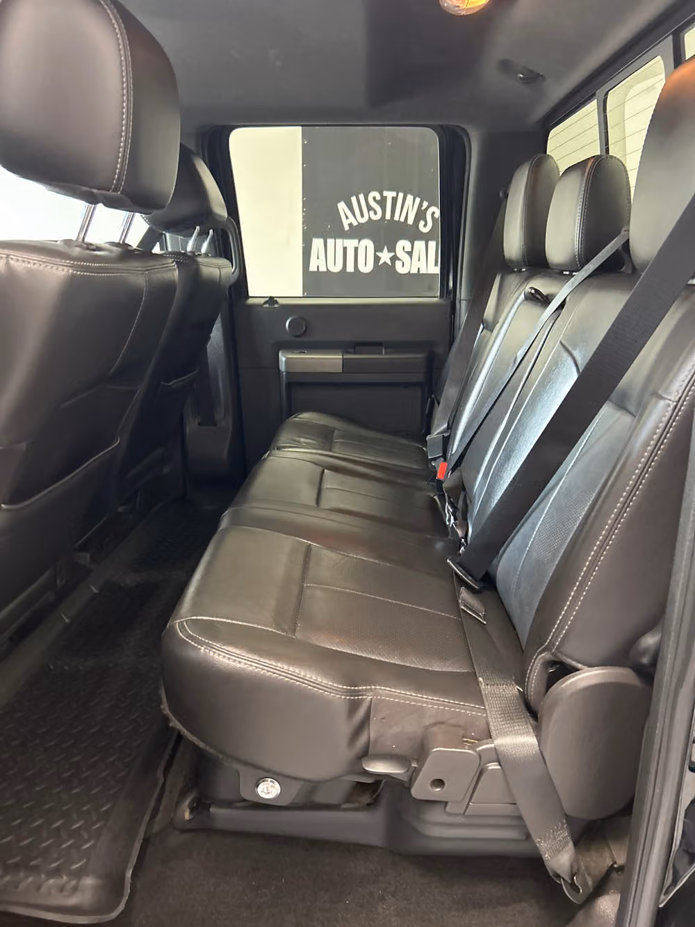 2012 Ford F-250 Super Duty Lariat Crew Cab Image 10