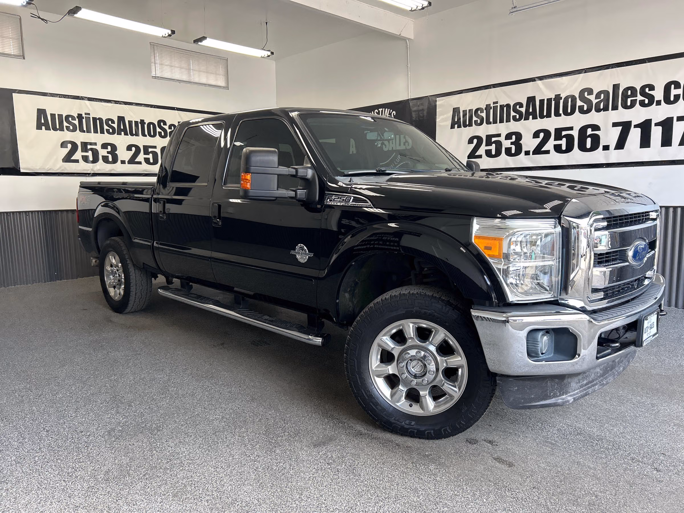2012 Ford F-250 Super Duty Lariat Crew Cab Image 1